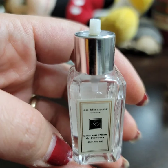 Used once Jo Malone English Pear & Freesia Cologne 9 mL - Picture 6 of 6